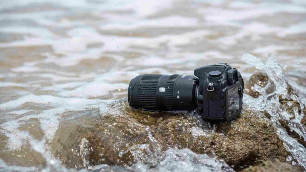 essential tips to prevent dslr water damage